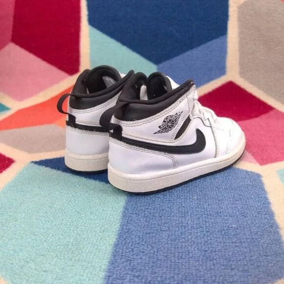 Jordan 1 Mid Little Kids' Shoes 13C - Picture 4 of 7